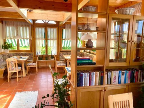 Bed & Breakfast Pension Thermenland