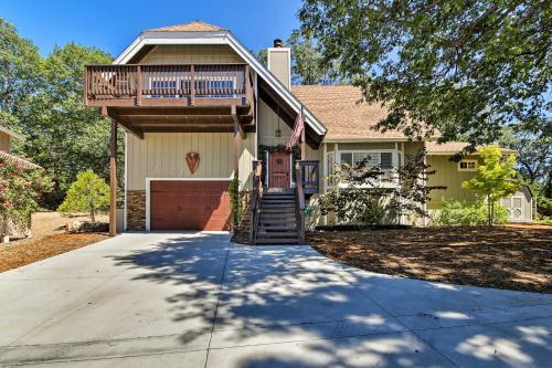 Lake Arrowhead Home With Fireplace And Game Room!