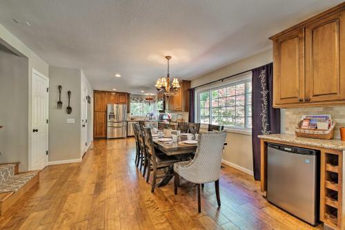 Lake Arrowhead Home With Fireplace And Game Room!