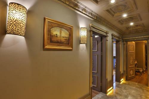 Real King Hotel