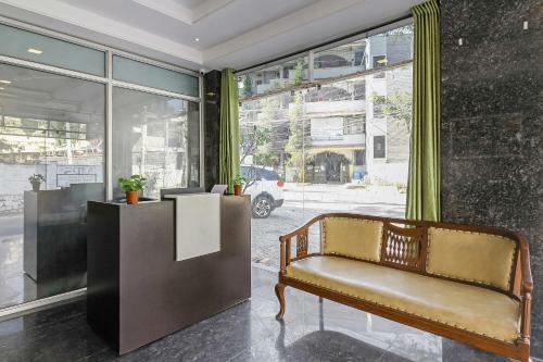Capital O Hyd756 Hotel Green Leaf