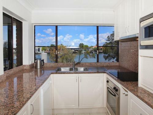 Maui 6 - Two Bedroom Apartment On Parkyn Parade