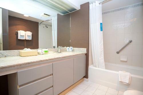 Landis Hotel & Suites