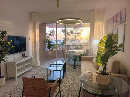 Kings Palace Sea View Apartment