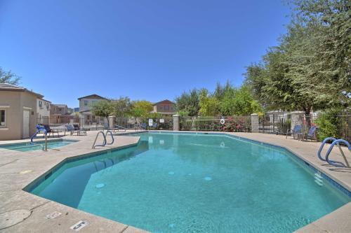 Peaceful Arizona Escape Grill And Pool Access!