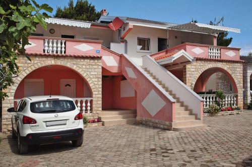 Apartment In Vir Near The Beach
