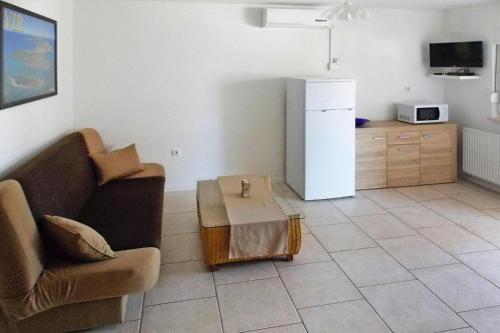 Apartment In Vir Near The Beach