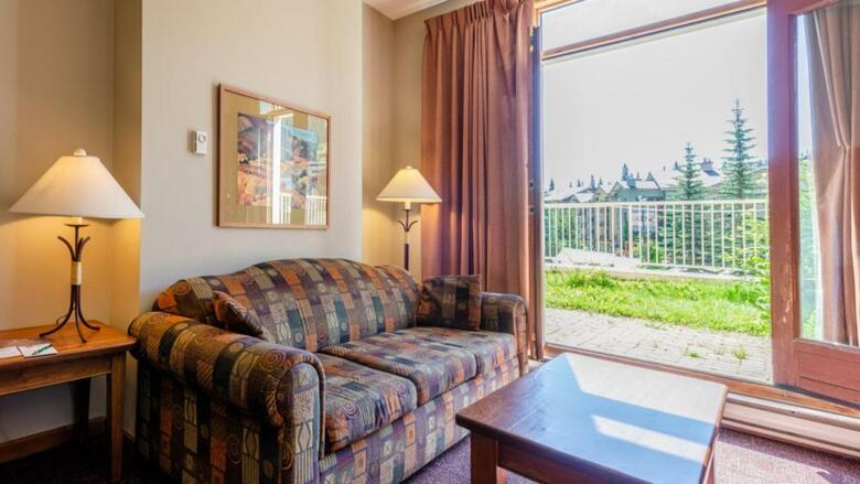 Nancy Greene's Cahilty Lodge - Hotel Room