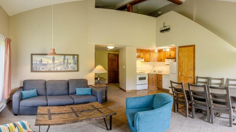 Nancy Greene's Cahilty Lodge - Hotel Room