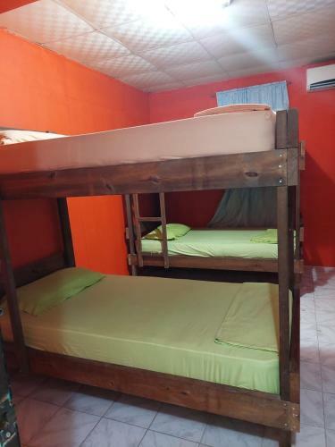 Albergue Twin Fin Plaza