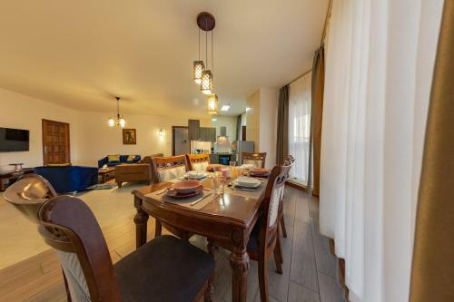 Nairobi Elegant 2-bedroom Apartment With Pool/gym