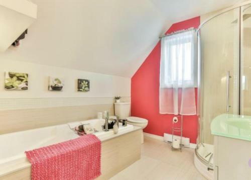 Stunning 2-bed House In Gatineau