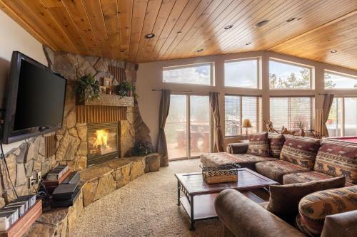Lake Drive 2 Wr20 Lakefront Lodge