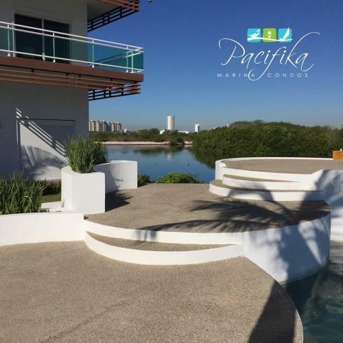 Beatiful Condo By The Marina