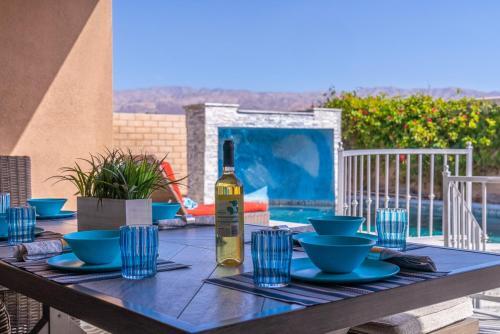Villa Sentiero - New Resort Style Living, Multi Level Pool