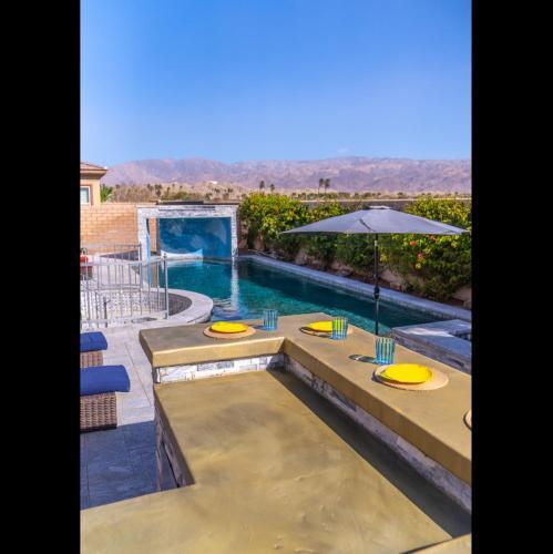 Villa Sentiero - New Resort Style Living, Multi Level Pool