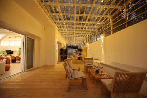 Locals Apartment House 01