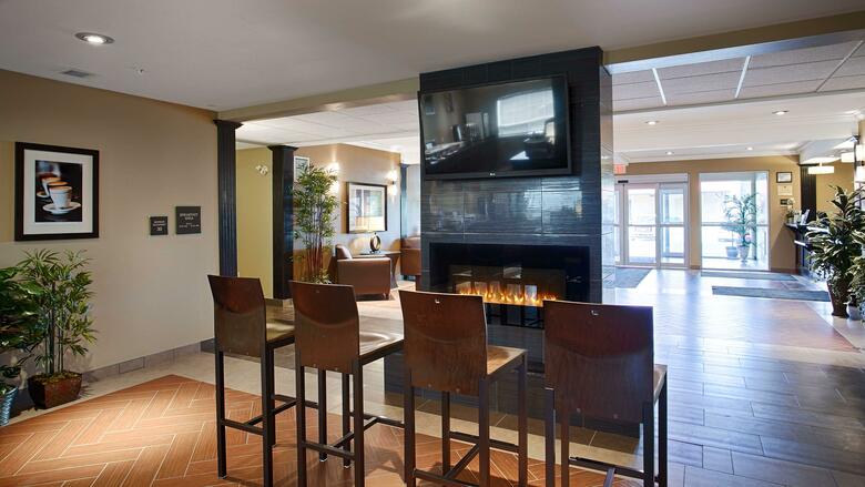 Best Western Plus Peace River Hotel & Suites