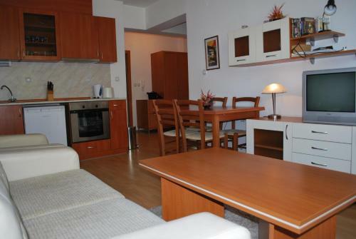 Aparthotel Pm Services Riverside Apartments