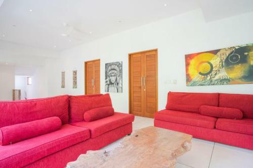 Ely's Villa