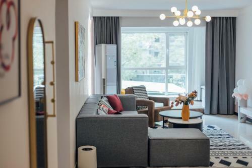 Locals Apartment Inn 02