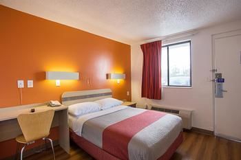 Motel 6 Baton Rouge East