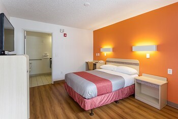 Motel 6 Baton Rouge East