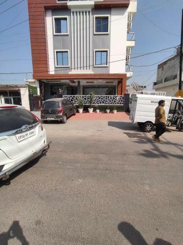 Hotel Shri Radhe Govind Inn