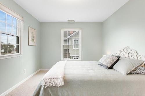 Salt Pond - 420 Canal Way East