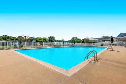 Salt Pond - 420 Canal Way East