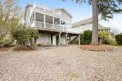 Salt Pond - 420 Canal Way East