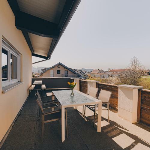 Apartamento Gro�e Ferienwohnung Mit Balkon Und Perfekter Lage