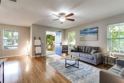 King St Bungalow
