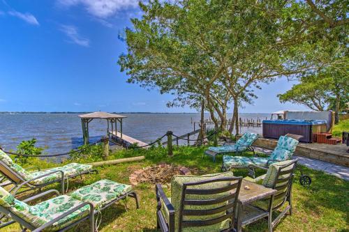 Step-free Waterfront Villa Gas Grill And Patio