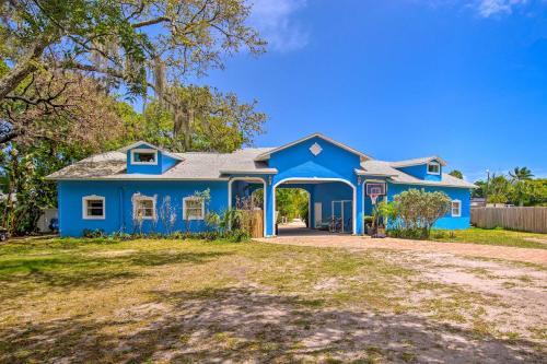 Step-free Waterfront Villa Gas Grill And Patio