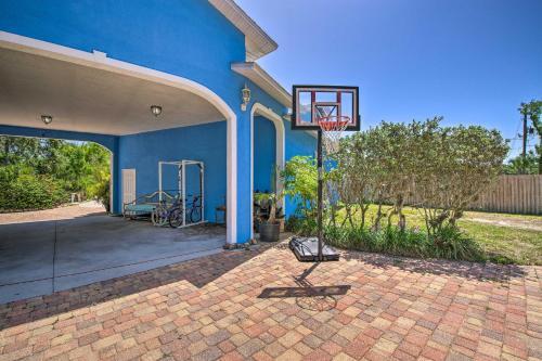 Waterfront Villa With Deck And Dolphin Watching!
