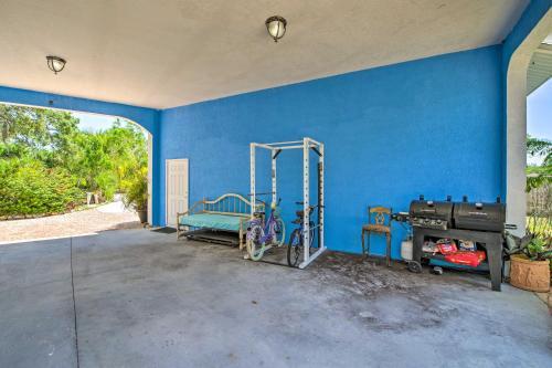 Waterfront Villa With Deck And Dolphin Watching!