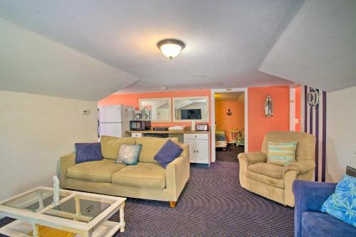 Riverfront Villa With Hot Tub And Fire Pit Access