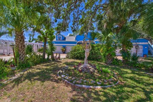Riverfront Villa With Hot Tub And Fire Pit Access