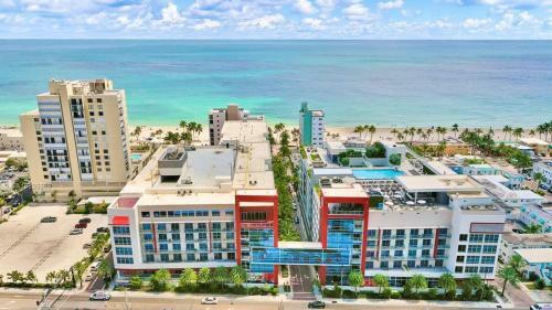 5 Beachfront Resort -rooftop Pool 2 Br 2 Br Bay View