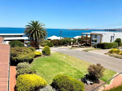 Karibu Beach Retreat, Panoramic Sea Views, 4 Bdrms
