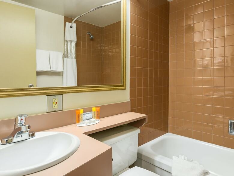 Hotel Travelodge Edmonton East