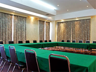 Porto Novo Hotel & Suites
