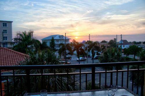 204 - Palms Of Treasure Island Resort