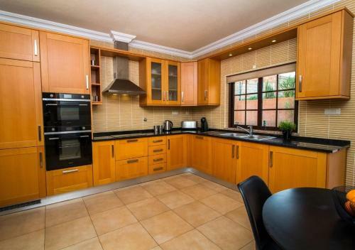 Algarve Luxury Home With Private Heated Pool II