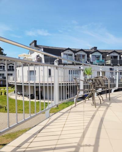 Apartamento Coastal Retreat W/ Balcony, Shared Pool&tennis