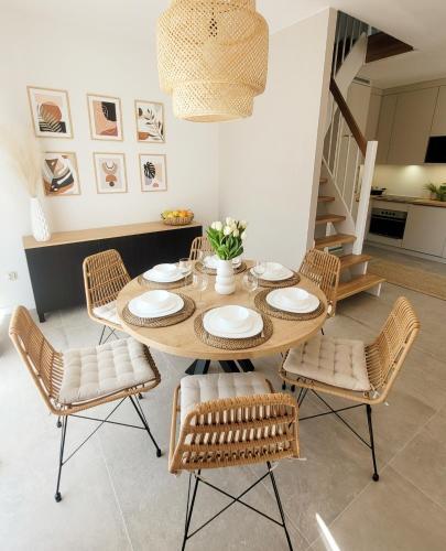 Apartamento Coastal Retreat W/ Balcony, Shared Pool&tennis