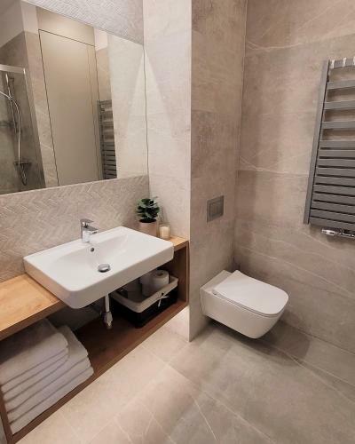 Apartamento Coastal Retreat W/ Balcony, Shared Pool&tennis