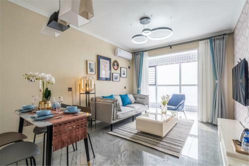 Locals Apartment House 54