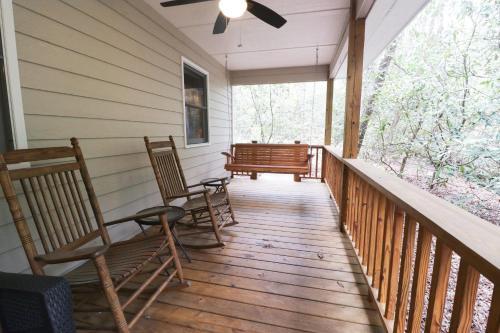 Lavinder Laurel Leaf Cottage